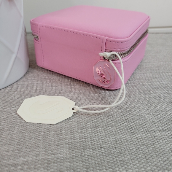 Swarovski Iconic Swan COG Pink Zip Travel Jewelry Box - Picture 8 of 13